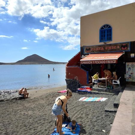 Playa Chica Views Apartment เอลเมดาโน ภายนอก รูปภาพ
